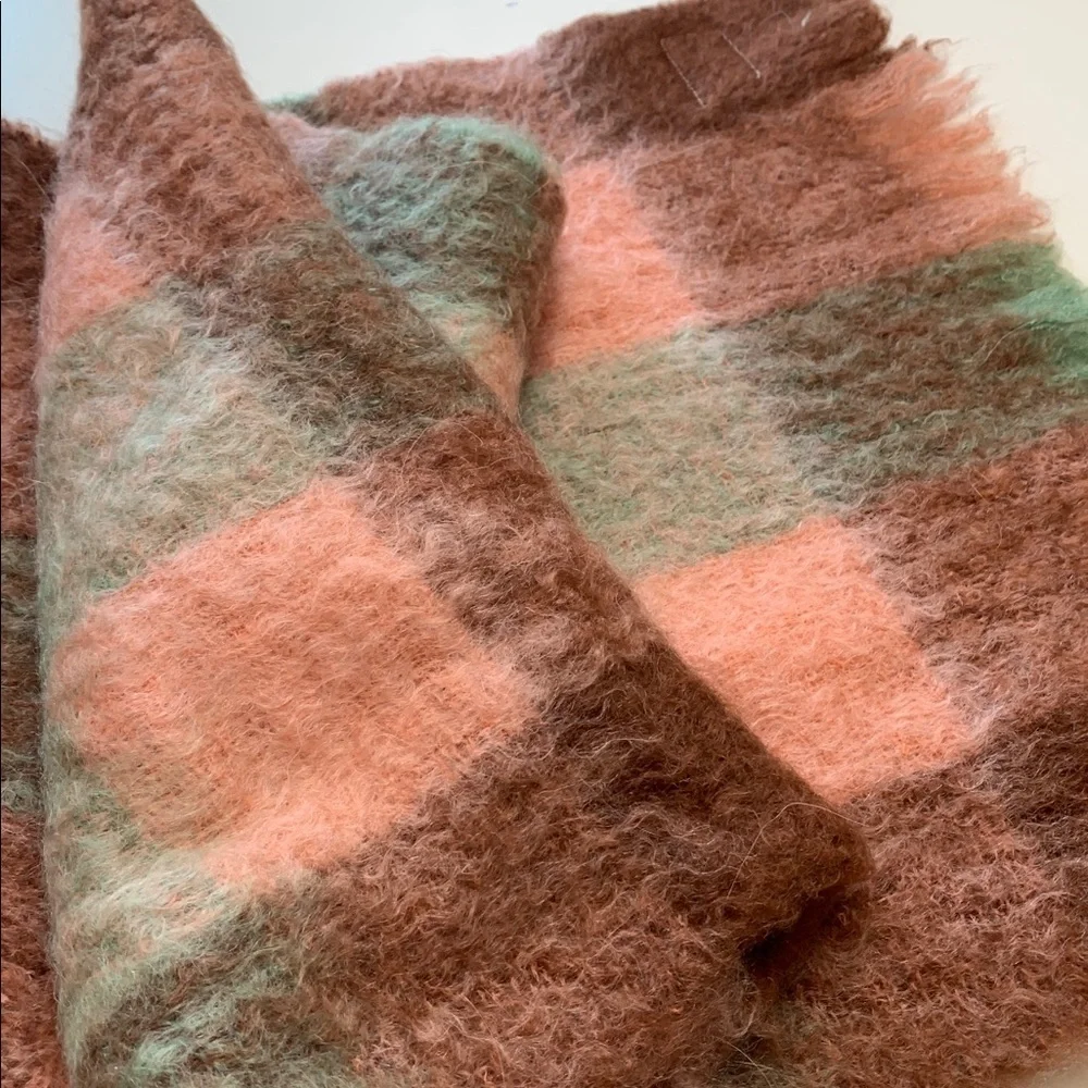 Vintage Kilmahog Scotland Wool Scarf 66” by 17”
Peach, greens and browns - Picture 3 of 4